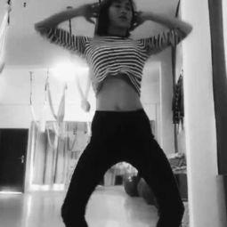 快手上最火的舞蹈视频,带你领略潮流魅力!